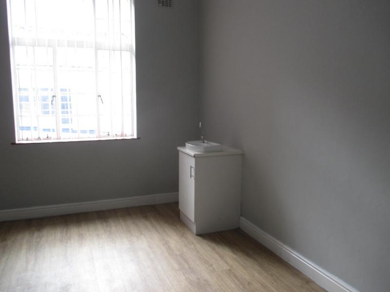 To Let commercial Property for Rent in Lemoenkloof Western Cape